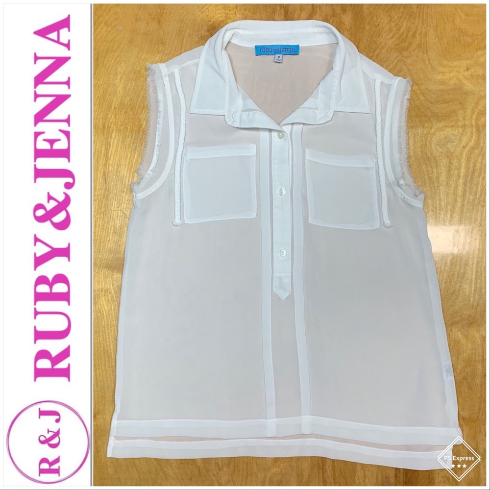3/$20🛍Ruby & Jenna BEAUTIFUL Sheer Sleeveless Top